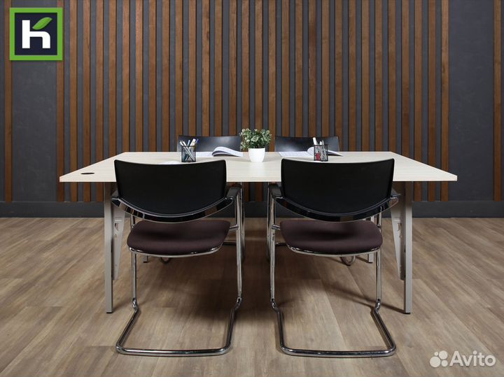 Стол для переговорной