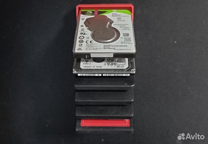 Подставка под диски ssd/hdd 2.5 красная (новая)