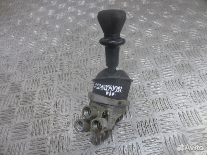 Кран ручного тормоза DAF 2231930