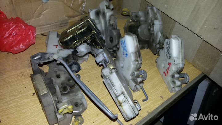 Ниссан микра к 11 замок