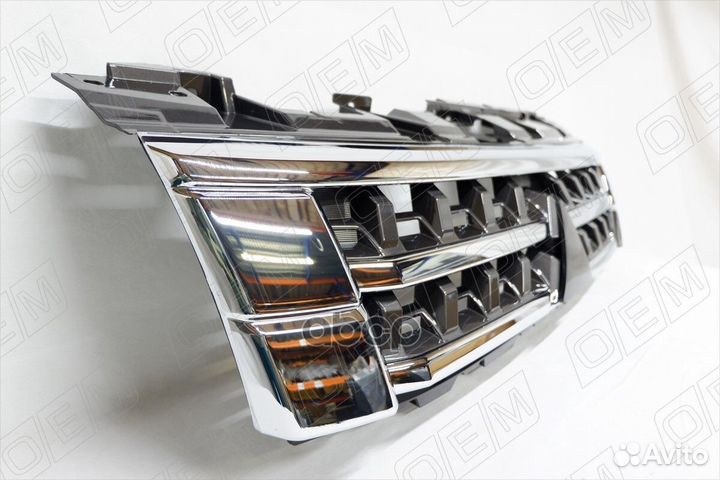 Решетка радиатора Mitsubishi Pajero 4 2014-нв