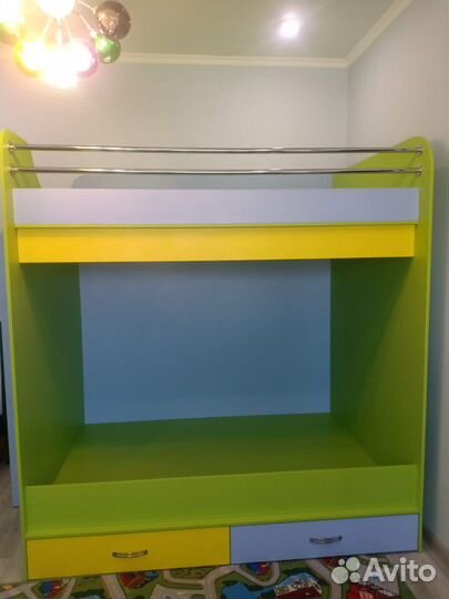 Детская кровать двухъярусная