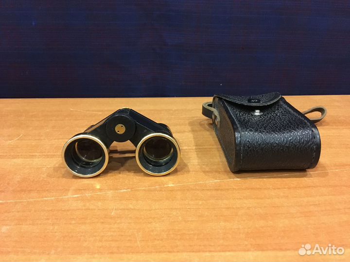 Театральный бинокль СССР в кожаном чехле