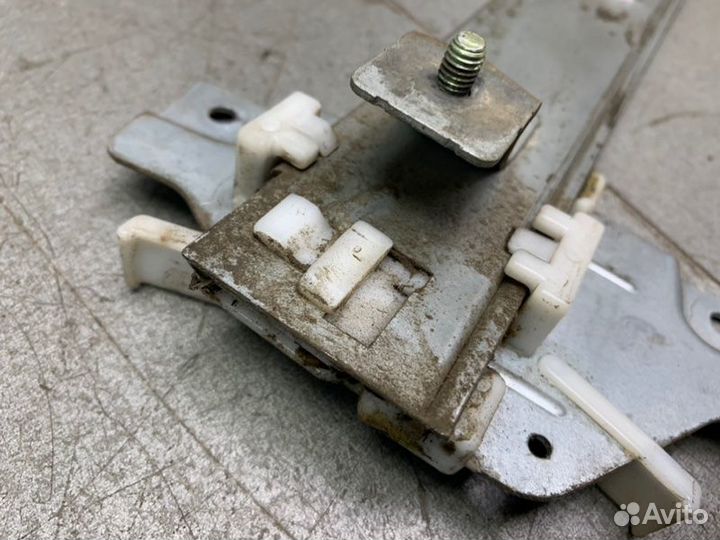 Стеклоподъемник электрический задний правый Kia