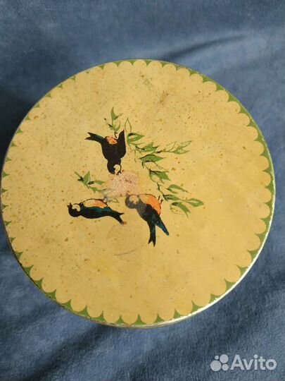 Банка СССР с зайцами