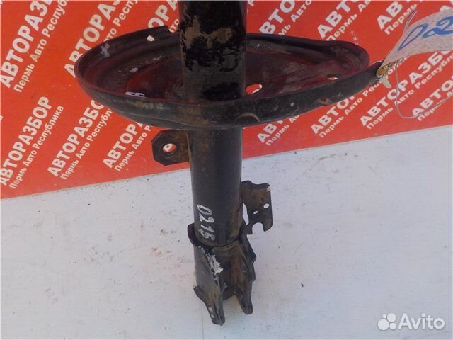 Амортизатор передний правый Lexus Rx 330 MCU35