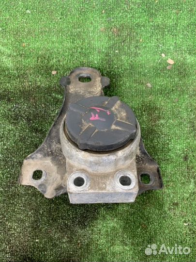 Подушка двигателя Ford Focus седан 1.8 eydk 2003