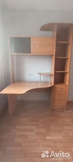 Компьютерный стол, уголок школьника