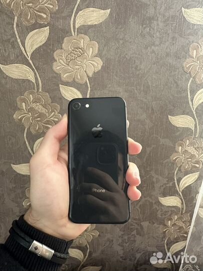 iPhone 8, 64 ГБ