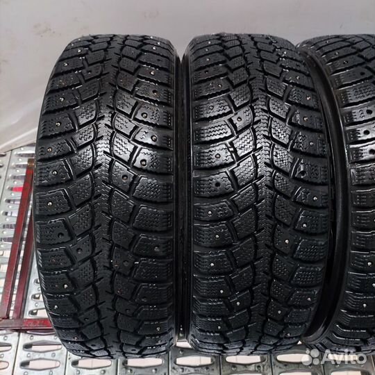 Kumho I'Zen Wis KW19 215/70 R16