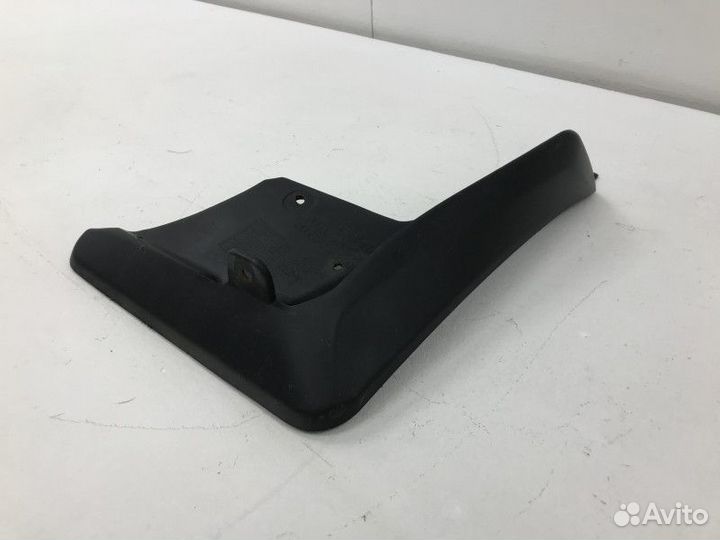 Брызговик задний правый Toyota Camry V70