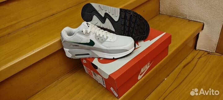 Кроссовки Nike 37.5 размер оригинал