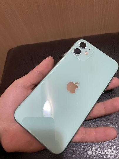 Телефон iPhone 11