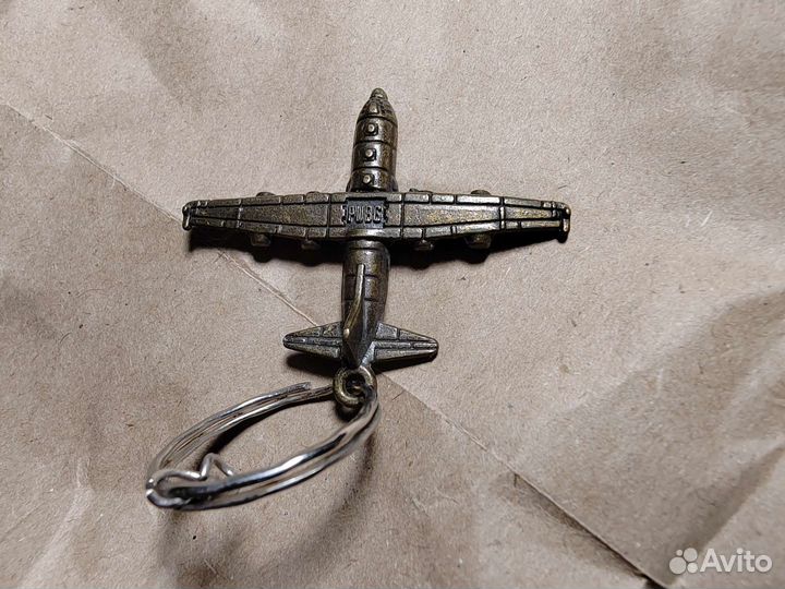 Брелок в виде самолёта AC-130 с логотипом pubg