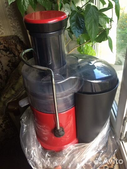 Cоковыжималка Maxwell mw1102