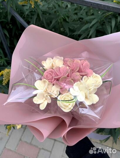 Сладкий подарок девушке