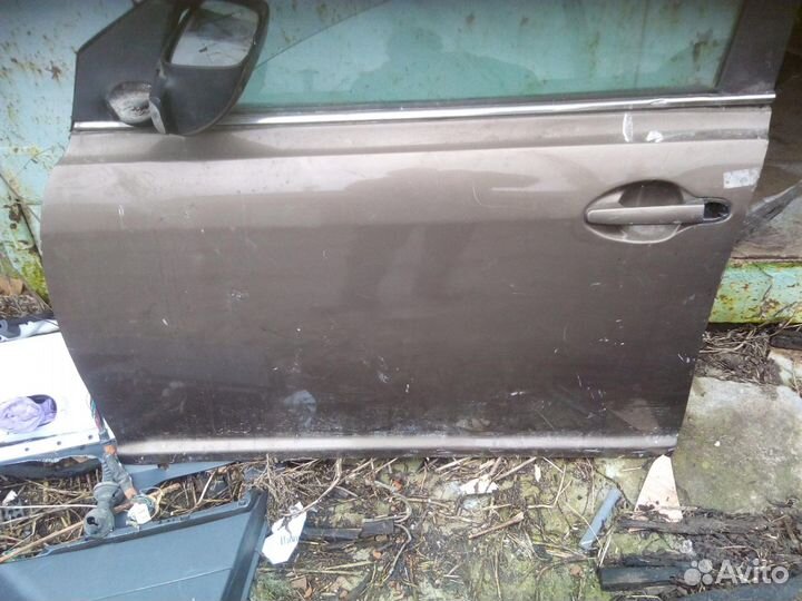 Стекло двери Тойота Авенсис