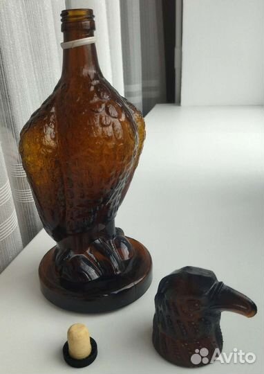 Бутылка коллекционная стеклянная