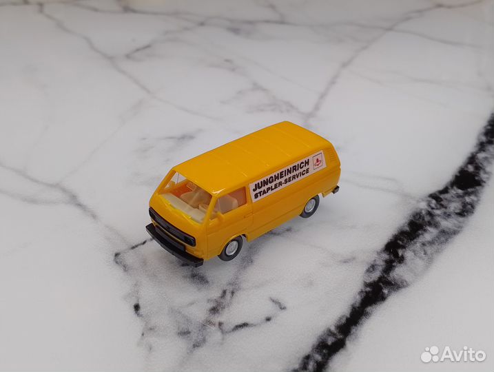 Volkswagen Transporter T3 (1980-1990), оранжевый