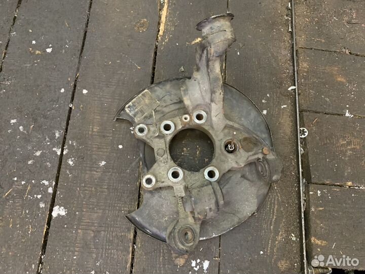 Volvo xc90 кулак задний цапфа