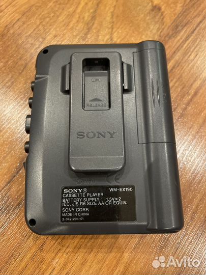 Кассетный плеер Sony Walkman WM-EX190
