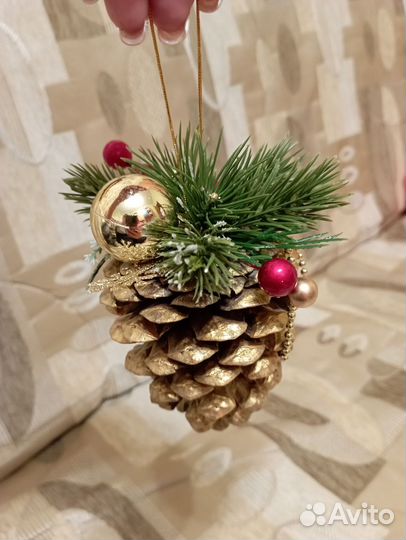 Новогодние игрушки ручной работы из Крымской шишки