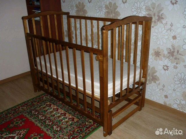 Кровать детская, дерево