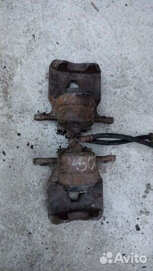 Lexus RX300 передний суппорт