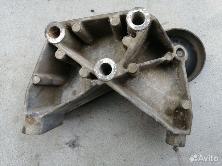 Кронштейн генератора для Ford America Explorer U2