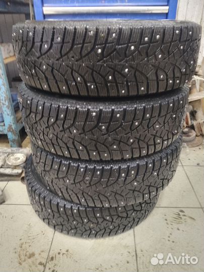 Bridgestone Blizzak Spike-02 185/70 R14