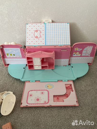 Дом на колесах для кукол LOL с мебелью