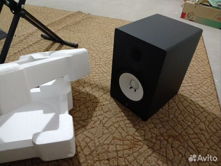 Студийные мониторы Yamaha hs80M