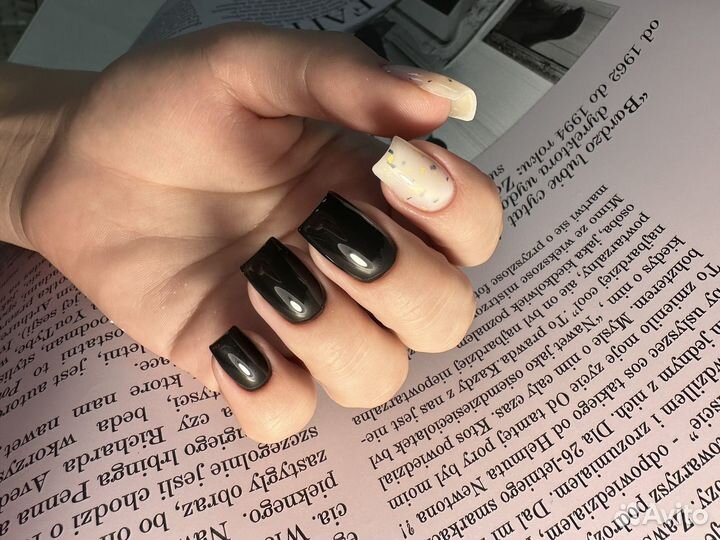 Модель на маникюр