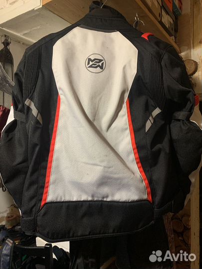 Мотокуртка с защитой