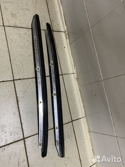 Молдинг лобового стекла на nissan almera n16