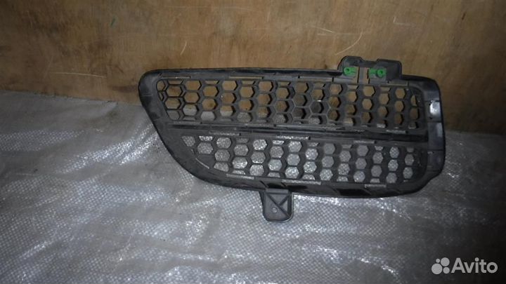 Решетка в бампер правая Volkswagen Touareg I (7L)