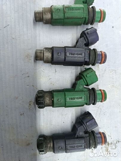 Форсунка топливная Mazda MPV lwew FS 2.0