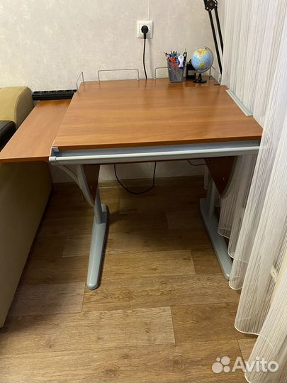 Стол трансформер школьный