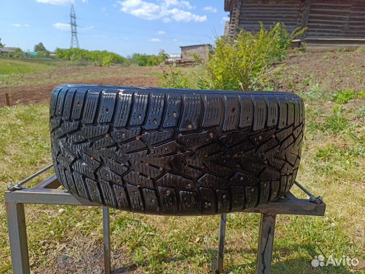 Nokian Tyres Hakkapeliitta 7 215/50 R17