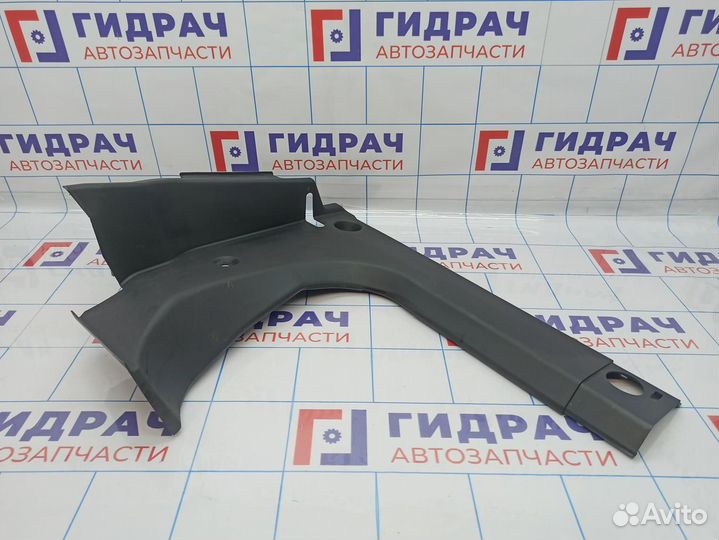 Обшивка багажника правая Nissan Primera (P12) 79920-AV700. Царапины