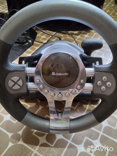 Игровой руль с педалями