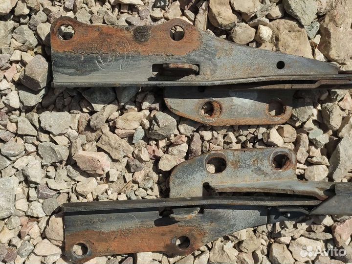 Петли крышки капота Ниссан Санни у10 универсал