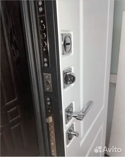 Дверь входная новая