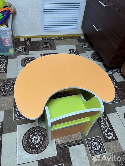 Детский стол и стул