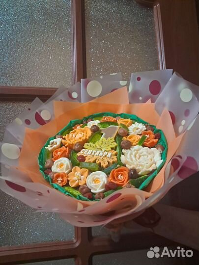 Букеты к 1 сентября из шоколада и сухофруктов