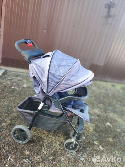 Прогулочная коляска