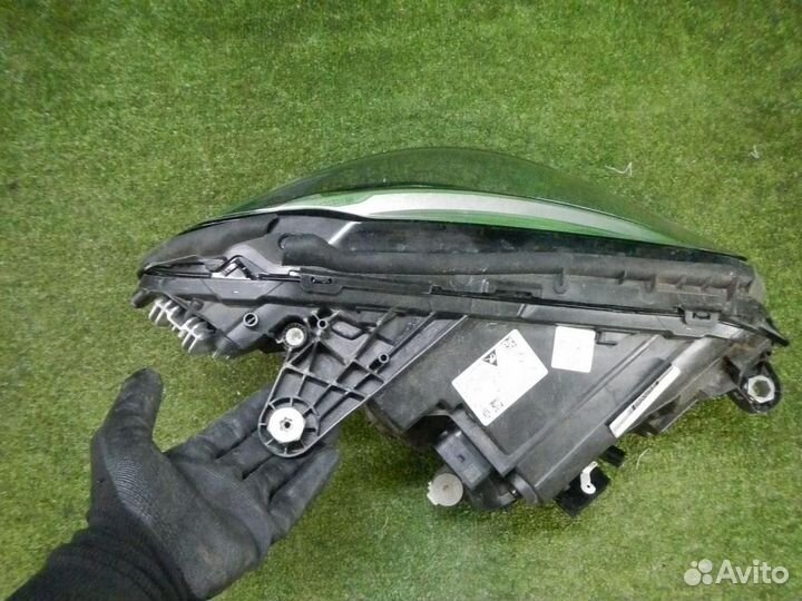 Фара левая Mercedes-Benz C-Class