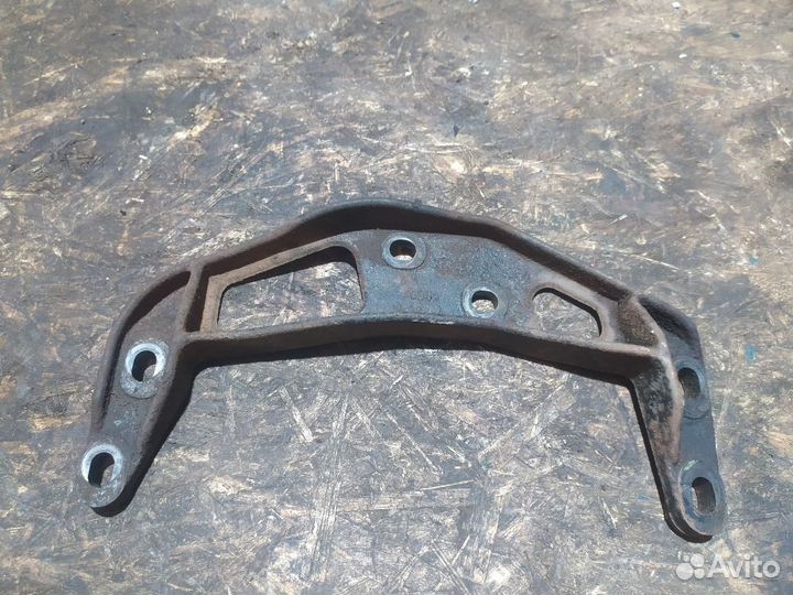 Кронштейн двигателя правый Ford Mondeo I (1993—1996) 1, I, FD