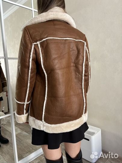 Дубленка Stradivarius коричневая 44