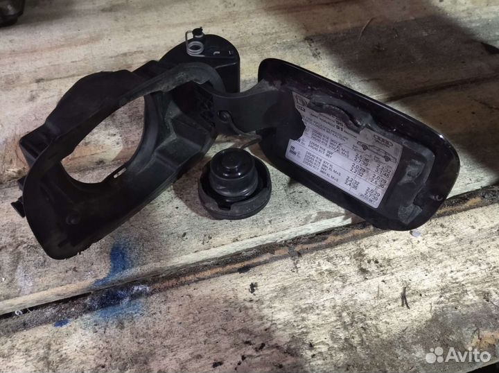 Лючок бензобака Audi A6 C6